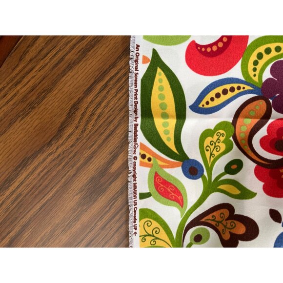 Original screen print design by Berkshire Home vibrant floral fabric - Picture 3 of 4